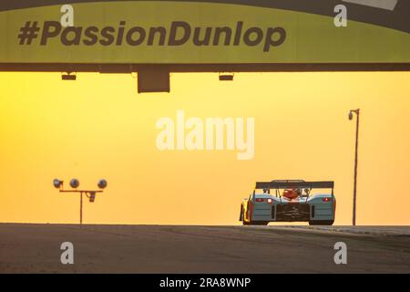 Le Mans, Frankreich. 02. Juli 2023. Plateau 6 in Dunlop, Sonnenaufgang während des Le Mans Classic 2023 vom 1. Bis 3. Juli 2023 auf dem Circuit des 24 Heures du Mans in Le Mans, Frankreich - Photo Paul Vaicle/DPPI Credit: DPPI Media/Alamy Live News Stockfoto