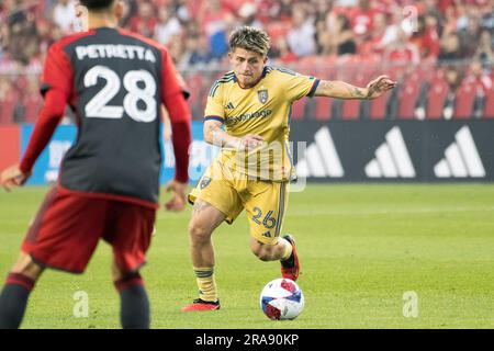 Toronto, Kanada. 01. Juli 2023. Diego Luna #26 in Aktion während des Spiels zwischen dem FC Toronto und Real Salt Lake am BMO Field in Toronto. Das Spiel für Real Salt Lake endete 0-1 (Foto von Angel Marchini/SOPA Images/Sipa USA). Guthaben: SIPA USA/Alamy Live News Stockfoto