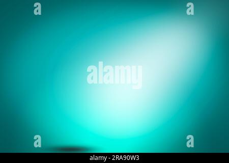 Ein glatter türkisfarbener Hintergrund mit einem hellen Lichtfleck oben rechts, der von hellen zu dunklen Tönen übergeht und eine abstrakte beleuchtete Oberfläche schafft Stockfoto
