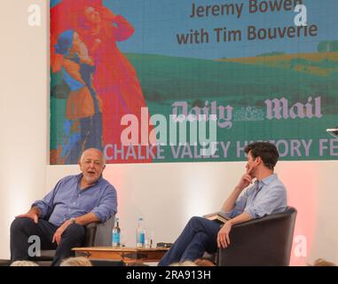 Salisbury, Wiltshire, 02. Juli 2023 Jeremy Bowen, Tim Bouverie in Conversation at the Literary Stage in the Chalke Valley History Credit: Paul Quezada-Neiman/Alamy Live News Stockfoto