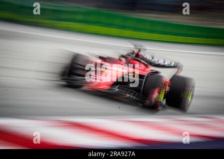 Scuderia Ferraris monegassischer Fahrer Charles Leclerc tritt am 1. Juli 2023 am Wochenende des Großen Preises F1 in Österreich am Sprint Shootout auf dem Roten Stierkampf in Spielberg in Österreich an. Kredit: Jure Makovec/Alamy Live News Stockfoto