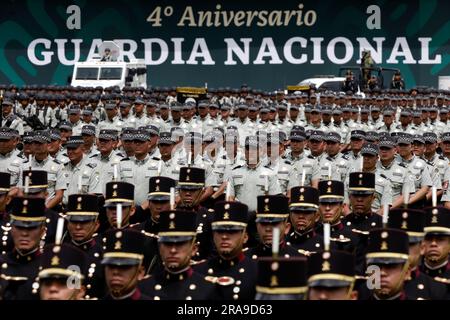 Nicht exklusiv: 30. Juni 2023, Mexiko-Stadt, Mexiko: Elemente der Nationalgarde und Kadetten vom heldenhaften Militärcollege am vierten Jahrestag Stockfoto