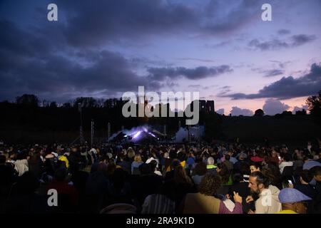 Rom, Italien. 01. Juli 2023. Beginn des Konzerts 'Torneremo ancora - concerto mistico per Battiato' in der Villa dei Quintili in Rom (Foto: Matteo Nardone/Pacific Press/Sipa USA). Gutschrift: SIPA USA/Alamy Live News Stockfoto