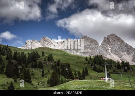 Dolomitenwochenende, wunderschöne Berge und schöne Lichter. Stockfoto