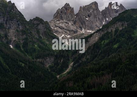 Dolomitenwochenende, wunderschöne Berge und schöne Lichter. Stockfoto