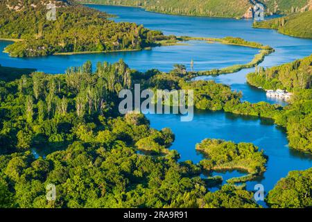 Landschaft mit Wasserfällen im Canyon des Krka-Nationalparks, Kroatien Stockfoto