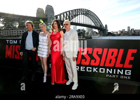 2. Juli 2023: TOM CRUISE, POM KLEMENTIEFF, HAYLEY ATWELL und SIMON PEGG posieren während der „Mission: Impossible - Dead Reckoning Part One“ Fotoanrufe am Circular Quay am 02. Juli 2023 in Sydney, NSW, Australien (Kreditbild: © Christopher Khoury/Australian Press Agency via ZUMA Wire) NUR REDAKTIONELLE VERWENDUNG! Nicht für den kommerziellen GEBRAUCH! Stockfoto