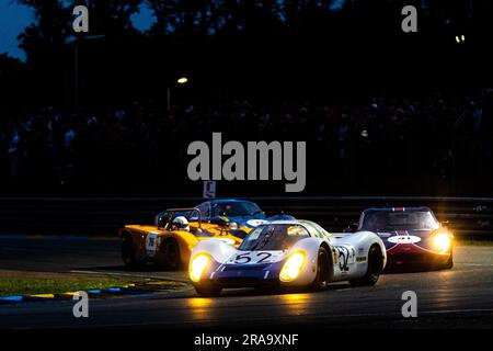 Le Mans, Frankreich. 01. Juli 2023. 52 REDMAN (gbr), POIROT (Fra), SPEYER (Hg), Porsche 908 LH 1969, Aktion während des Le Mans Classic 2023 vom 1. Bis 3. Juli 2023 auf dem Circuit des 24 Heures du Mans, in Le Mans, Frankreich - Photo Damien Saulnier/DPPI Credit: DPPI Media/Alamy Live News Stockfoto