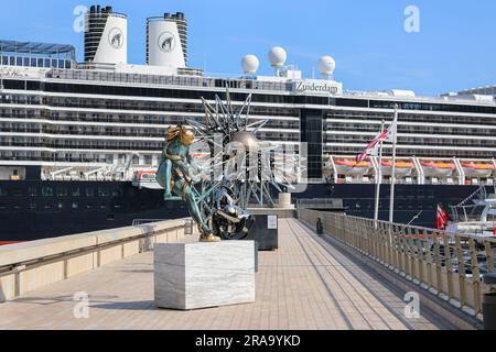 Das Kreuzfahrtschiff Zuiderdam in Port Hercule, Monaco Monte Carlo, Holland America Line/HAL-Passagierschiffe Stockfoto