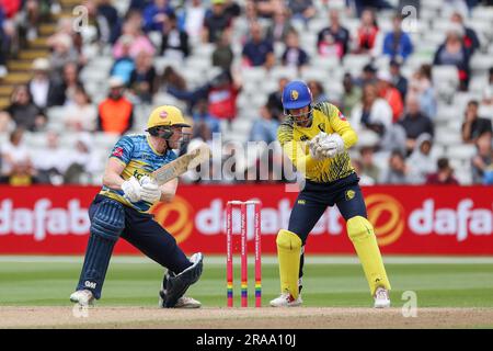 Birmingham, Großbritannien. 02. Juli 2023. Bears' Rob Yates in Aktion beim Vitality T20 Blast Match zwischen Birmingham Bears und Durham am Edgbaston Cricket Ground, Birmingham, England, am 2. Juli 2023. Foto: Stuart Leggett. Nur redaktionelle Verwendung, Lizenz für kommerzielle Verwendung erforderlich. Keine Verwendung bei Wetten, Spielen oder Veröffentlichungen von Clubs/Ligen/Spielern. Kredit: UK Sports Pics Ltd/Alamy Live News Stockfoto