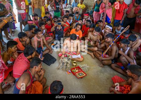 Szenen des Charak, Gajan-Festival in Bengal, Indien, mit Kopierraum Stockfoto