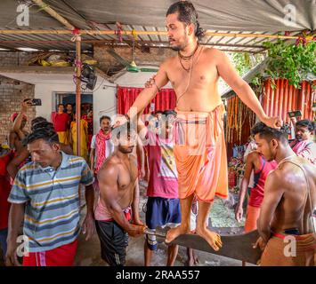 Szenen des Charak, Gajan-Festival in Bengal, Indien, mit Kopierraum Stockfoto