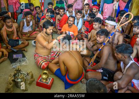 Szenen des Charak, Gajan-Festival in Bengal, Indien, mit Kopierraum Stockfoto