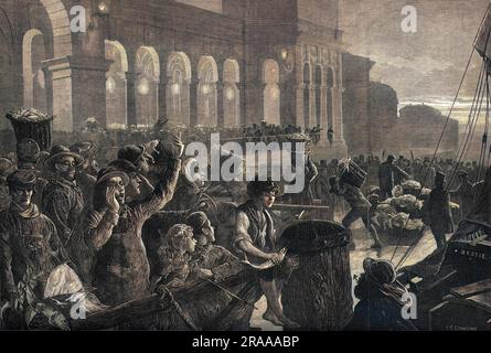 Lebhafte Szene am frühen Morgen vor dem Billingsgate Market, als frischer Fisch aus Booten entladen wurde, die 1881 in der Themse festsaßen. Im Vordergrund dieses Bildes sehen Sie eine Gruppe von Kindern, die die Szene beobachten, einen Marktträger (links) und einen Fischer, der seine Kollegen anruft (unsichtbar). Datum: 1881 Stockfoto