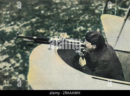 Ein Hotchkiss-Maschinengewehr, das für den Einsatz in einem Flugzeug angepasst wurde, wie hier in einem französischen Armeeflugzeug gezeigt Datum: August 14 Stockfoto