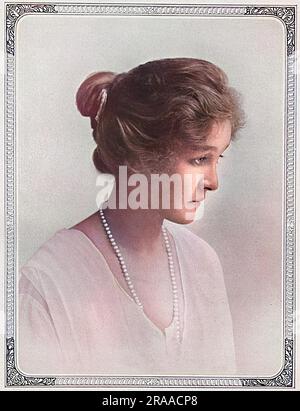 Violet Astor, Lady Astor of Hever (geborene Elliot-Murray-Kynmound) DStJ (28. Mai 1889 bis 3. Januar 1965), Tochter des 4. Earl of Minto und Ehefrau von John Jacob Astor, 1. Baron Astor of Hever. Ihr erster Ehemann, Lord Charles Mercer Nairne Fitz-Maurice, wurde im Oktober 1914 im Einsatz getötet. Sie heiratete 1916 den jüngsten Sohn von Lord Astor. Datum: 1917 Stockfoto