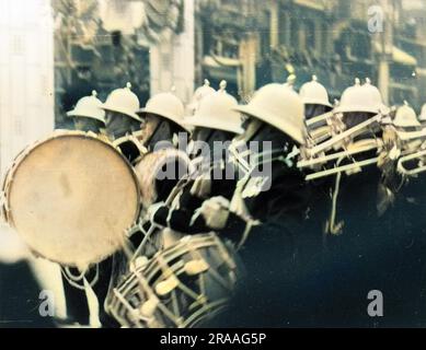 Royal Marine Band in zeremonieller Uniform in der Prozession zur Krönung von König George VI Datum: 12. Mai 1937 Stockfoto