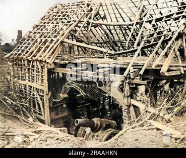 Eine deutsche 8-Zoll-Waffe, die Highlanders an der Westfront in Frankreich während der Cambrai-Offensive im Ersten Weltkrieg gefangen nahmen. Datum: Ca. 1916 Stockfoto
