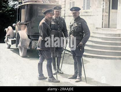 König George V. und Sir Douglas Haig nahe der Westfront in Frankreich während des Ersten Weltkriegs. Datum: Ca. 1916 Stockfoto