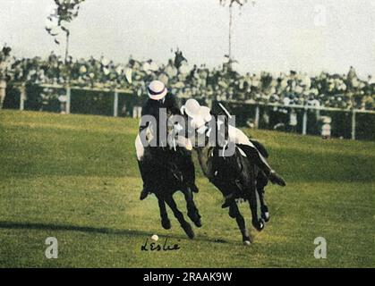 Kapitän Leslie St. Clair Cheape (1882-1916), britischer Soldat und Polo player betitelt, "England's größte Polo player' dargestellt, spielt seinen Part in der England Sieg über Amerika im internationalen Polo Trophy match (Westchester Cup) im Juni 1914. Cheape spielte trotz Aufrechterhaltung einer fiesen Knorpel Schädigung seine Nase in einer Praxis, Spiel, und der Empfang der Nachricht, dass seine Schwester in die Kaiserin von Irland Disaster ertrunken. Konten beziehen, dass er gab eine Anzeige der ersten Klasse Polo und wurde der Benchmark für Exzellenz im Spiel in den folgenden Jahren. Er wurde am 23. April 1916 getötet, während Co Stockfoto