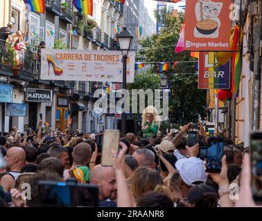 2023 06 29 Madrid, Spanien. Madrid Pride 2023. Leute, die Heels Race oder Corrida de Tacones auf Spanisch feiern Stockfoto