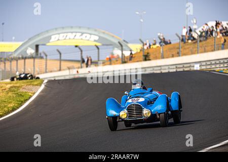 Le Mans, Frankreich. 02. Juli 2023. 65 VAN DER LOF (NED), Van der LOF (NED), Delahaye 135 S 1936, Aktion während der Le Mans Classic 2023 vom 1. Bis 3. Juli 2023 auf dem Circuit des 24 Heures du Mans, in Le Mans, Frankreich - Photo Damien Saulnier/DPPI Credit: DPPI Media/Alamy Live News Stockfoto