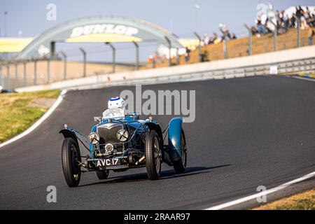 Le Mans, Frankreich. 02. Juli 2023. Aktion während des Le Mans Classic 2023 vom 1. Bis 3. Juli 2023 auf dem Circuit des 24 Heures du Mans in Le Mans, Frankreich - Foto Damien Saulnier/DPPI Credit: DPPI Media/Alamy Live News Stockfoto