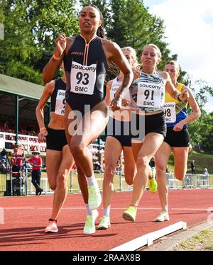 Morgan Mitchell aus Australien nimmt am 800m-B-Rennen der Frauen am British Milers Club Grand Prix, Woodside Stadium Watford, England, am 1. Teil Stockfoto