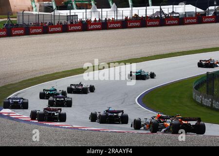 Oscar Piastri (AUS) McLaren MCL60 zu Beginn des Rennens. Formel-1-Weltmeisterschaft, Rd 10, Österreichischer Grand Prix, Sonntag, 2. Juli 2023. Spielberg, Österreich. Stockfoto