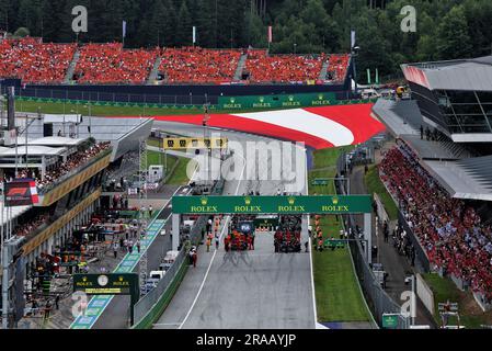 Spielberg, Österreich. 02. Juli 2023. Das Raster vor dem Start des Rennens. Formel-1-Weltmeisterschaft, Rd 10, Österreichischer Grand Prix, Sonntag, 2. Juli 2023. Spielberg, Österreich. Kredit: James Moy/Alamy Live News Stockfoto