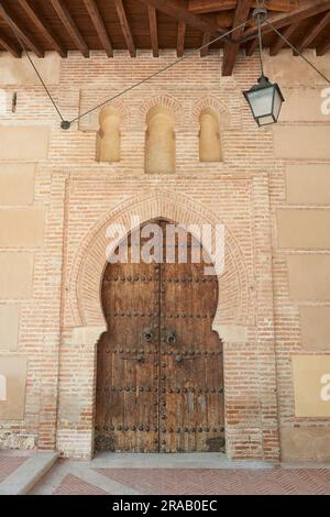 Co-Kathedrale Santa María Mudejar Kirche von Guadalajara (Spanien). Es wurde im 14. Jahrhundert auf einer Moschee AUS DEM JAHR 13. erbaut. Stockfoto