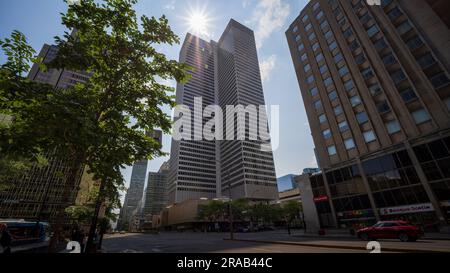 Place Ville marie ist das bekannteste Gebäude in Montreal, sein rotierendes Licht erhellt den Himmel von Montreal Stockfoto