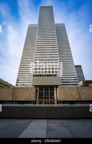 Place Ville marie ist das bekannteste Gebäude in Montreal, sein rotierendes Licht erhellt den Himmel von Montreal Stockfoto