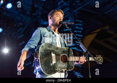 Milwaukee, USA. 01. Juli 2023. Brett Young beim Summerfest Music Festival am 1. Juli 2023 in Milwaukee, Wisconsin (Foto: Daniel DeSlover/Sipa USA). Guthaben: SIPA USA/Alamy Live News Stockfoto