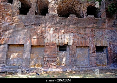 Römische Ruinen der Insula Dell'ara Coeli unter dem Kapitolin und Campidoglio in Rom, Italien Stockfoto