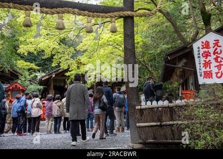 Kyoto, Japan, 2023. Nonomiya Jinja Schrein auf dem Sagano Wanderweg im Bambushain Arashiyama, Kyoto, Japan, Asien Stockfoto