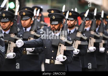 Am frühen Morgen findet eine Prozessionsprobe entlang der Royal Mile in Edinburgh statt, bevor König Charles III. Thanksgiving feiert. Foto: Montag, 3. Juli 2023. Stockfoto