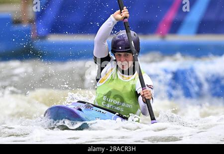 Krakau, Polen. 02. Juli 2023. Kanu Slalom. Europäische Spiele 2023. Sportcenter Kolna. Krakau. Kimberley Woods (GBR) im Kajakkreuz während der Kanu-Slalom-Veranstaltung bei den Europaspielen 2023 in Krakau, Polen. Kredit: Sport In Pictures/Alamy Live News Stockfoto