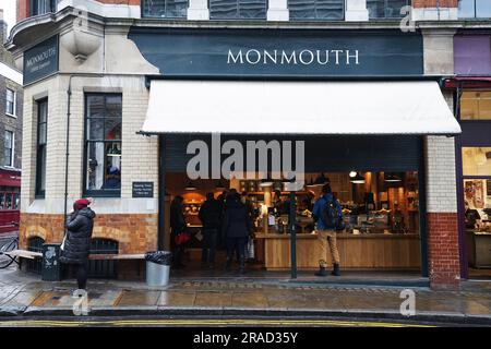 Außendesign und Dekoration des „Monmouth Coffee Company“-Ladens im Borough-London, Großbritannien Stockfoto