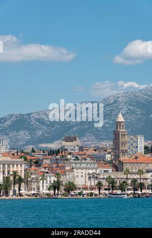 Historisches Ufer und Kirchen in der kroatischen Stadt Split an der mittelmeerküste und adriaküste, Split kroatien, Altstadt Split, Grad Split, Std Stockfoto