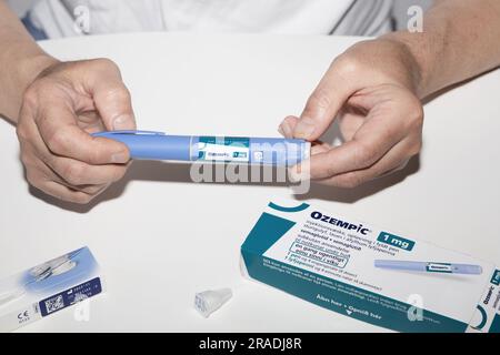 Ozempic Insulininjektions-Pen oder Insulinpatronen-Pen für Diabetiker. Medizinische Geräte für Diabetesvorsteher. Stockfoto