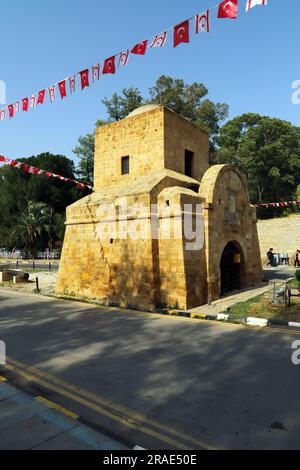 Das Kyrenia-Tor, Nikosia. Türkische Republik Nordzypern. Erbaut von den Venezianern im Jahr 1567 als Teil der Stadtmauern von Nikosia (Lefkosia). Stockfoto