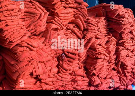 Gefärbtes Gewebe, Bekleidungsindustrie, Tiruppur Tirupur, Tamil Nadu, Südindien, Indien, Asien Stockfoto