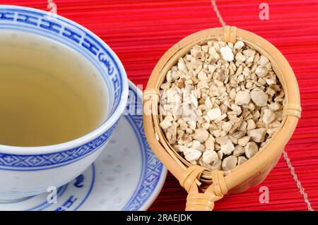 Tasse Fourstamen Stephanie Root Tea (Stephaniae tetrandrae Radix), Fang Ji Stockfoto