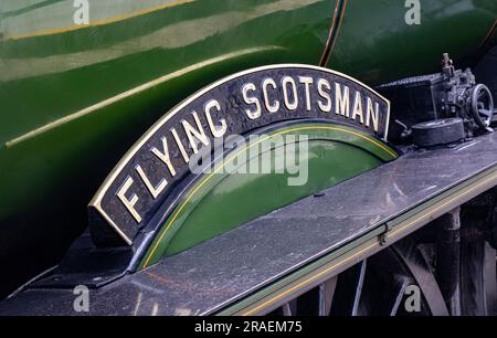 Name Schild der weltberühmten Dampflokomotive Flying Scotsman Stockfoto