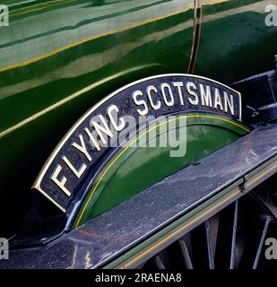 Name Schild der weltberühmten Dampflokomotive Flying Scotsman Stockfoto