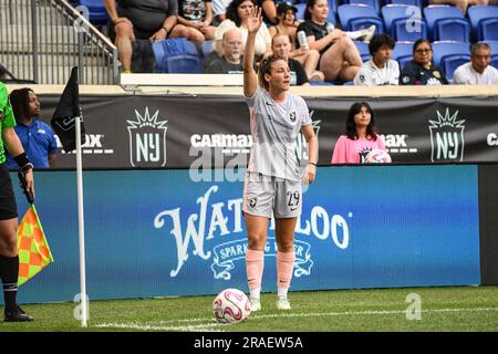 Harrison, Usa. 02. Juli 2023. Harrison, New Jersey, Juli 2. 2023: Clarisse Le Bihan (26 Angel City FC) ist bereit, beim Spiel der National Womens Soccer League zwischen Gotham FC und Angel City FC in der Red Bull Arena in Harrison, USA, einen Eckstoß zu wagen (NUR REDAKTIONELLE VERWENDUNG). (Rebekah Wynkoop/SPP) Guthaben: SPP Sport Press Photo. Alamy Live News Stockfoto