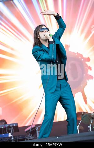 Mailand, Italien. 02. Juli 2023. Die schottische Rockband PRIMAL SCREAM tritt während des „I-Days Milano Coca-Cola Festival 2023" live auf der Bühne des Ippodromo SNAI La Maura auf. Kredit: Rodolfo Sassano/Alamy Live News Stockfoto