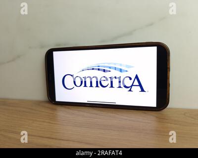 Konskie, Polen - 01. Juli 2023: Comerica-Logo des Finanzdienstleisters auf dem Bildschirm des Mobiltelefons Stockfoto