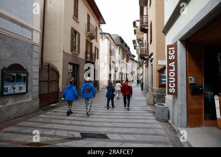 Das wunderschöne, berühmte Stadtzentrum von Ponte di Legno, Lombardei, Bs, Italien Stockfoto